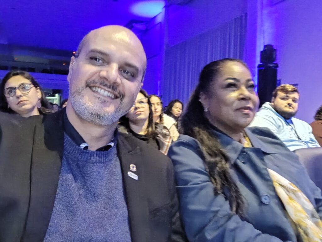 Os conselheiros Luciano dos Santos e Adriana Pereira da Silva durante o TecEnf23